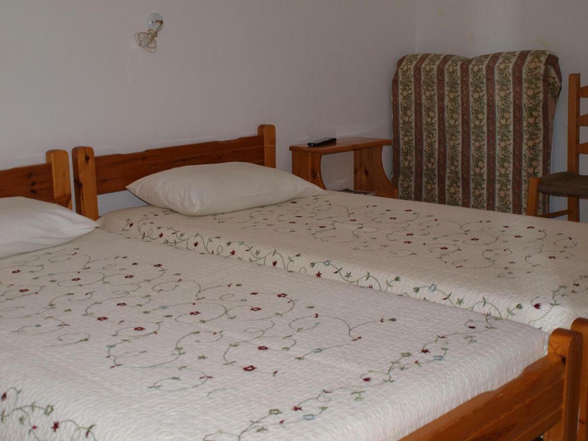 Batika Rooms Artemonas Esterno foto